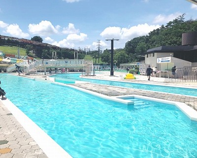 ネスタリゾート神戸の流れるプール